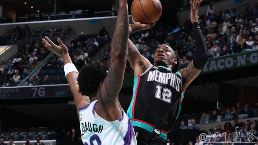 莫兰特复出高效表现:砍下21分10助攻4篮板 莫兰特复出高效表现:砍下21分10助攻4篮板